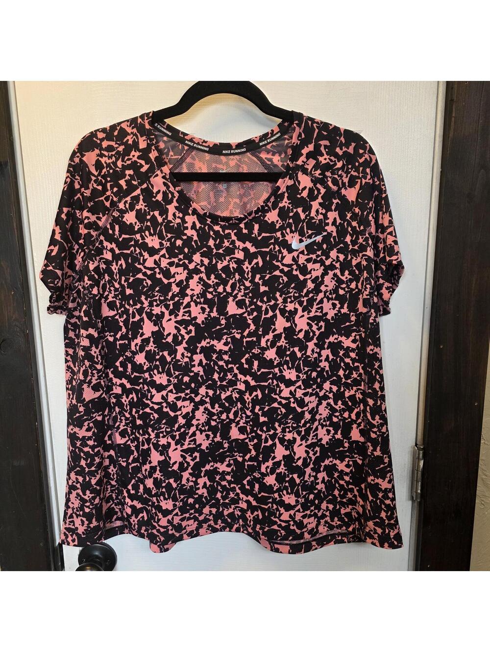 Nike Women's Running Dri-Fit Short Sleeve Shirt 2X- Pink & Black